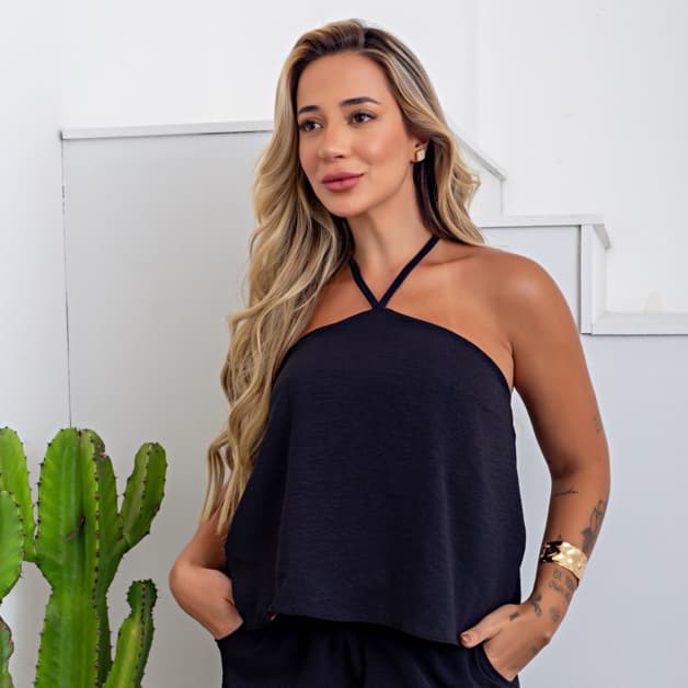Blusa feminina moda duna de amarrar com elástico estilo cava americana super tendência blogueira