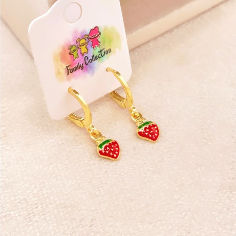 Brinco Infantil Argolinha com Morango ou Cereja Folheado a Ouro 18K - Hipoalergênico