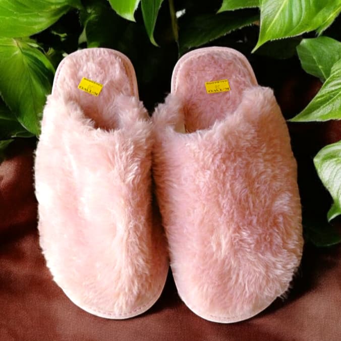Pantufa de pelúcia, Colorida - Solado antiderrapante Unissex - Fofinha e quentinha pro inverno - K-two Calçados