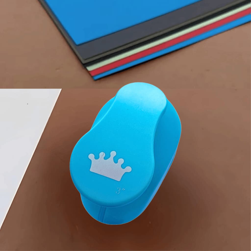 Furador de Formas Coroa 7,5cm Convites Mimos e Scrapbooking