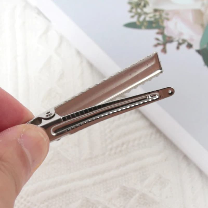 Kit 100 ou 200 Presilhas Bico de Pato 4,5 cm – Prata e Dourada p/ Laços e Artesanato