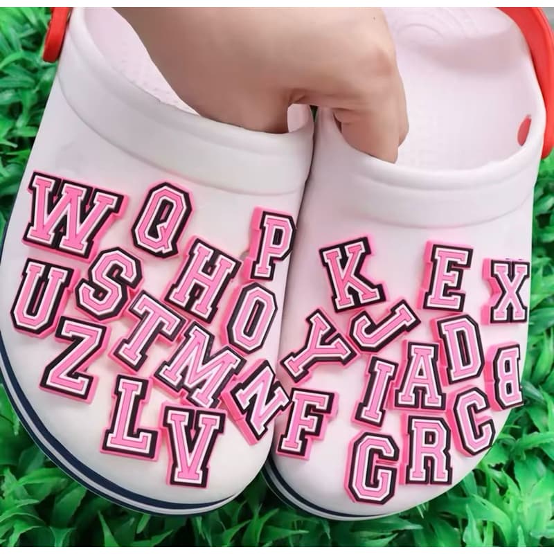 PINS SAPATO LETRAS ROSA escolha via chat