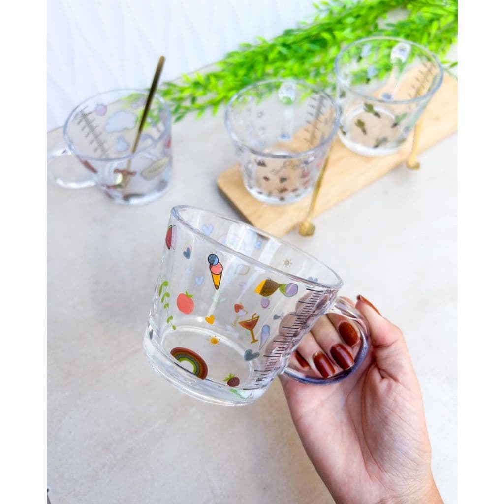 Caneca de Vidro 350 ml Xícara Decorada Fofa Para Café Chá Infantil Medidora Com Colher Sortida Com Medida Dosadora