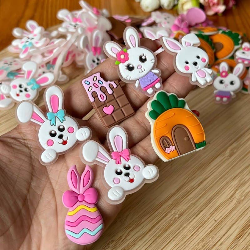 APLIQUE EMBORRACHADO PÁSCOA SORT. COELHO COM CHOCOLATE PACOTE COM 10 UNIDADES 100117