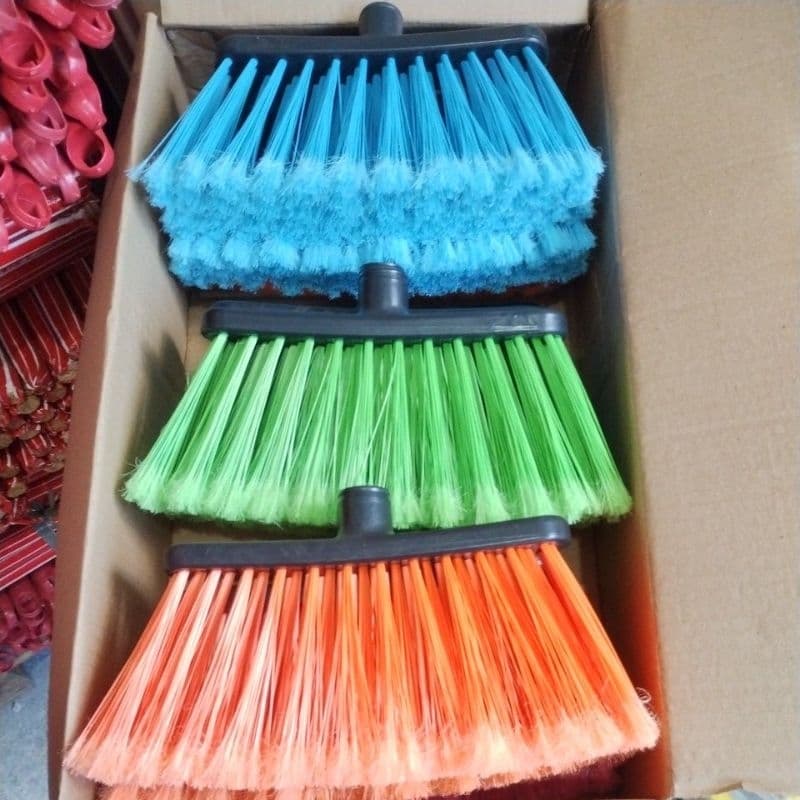 Vassoura plástica -6 Unidade - Sem cabo - Promoção de Lançamento.