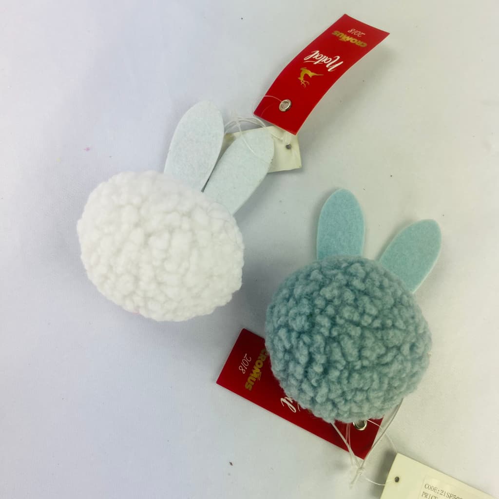 pompom de lã com orelhas de coelho 13x9x8cm