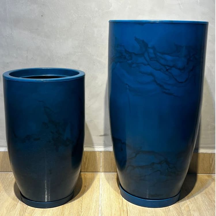 Kit 2 Vasos Marmorizados Decorativos Grande Para Plantas ou Flor Jardim Polietileno Coluna polida N1+ N2  Com Pratos