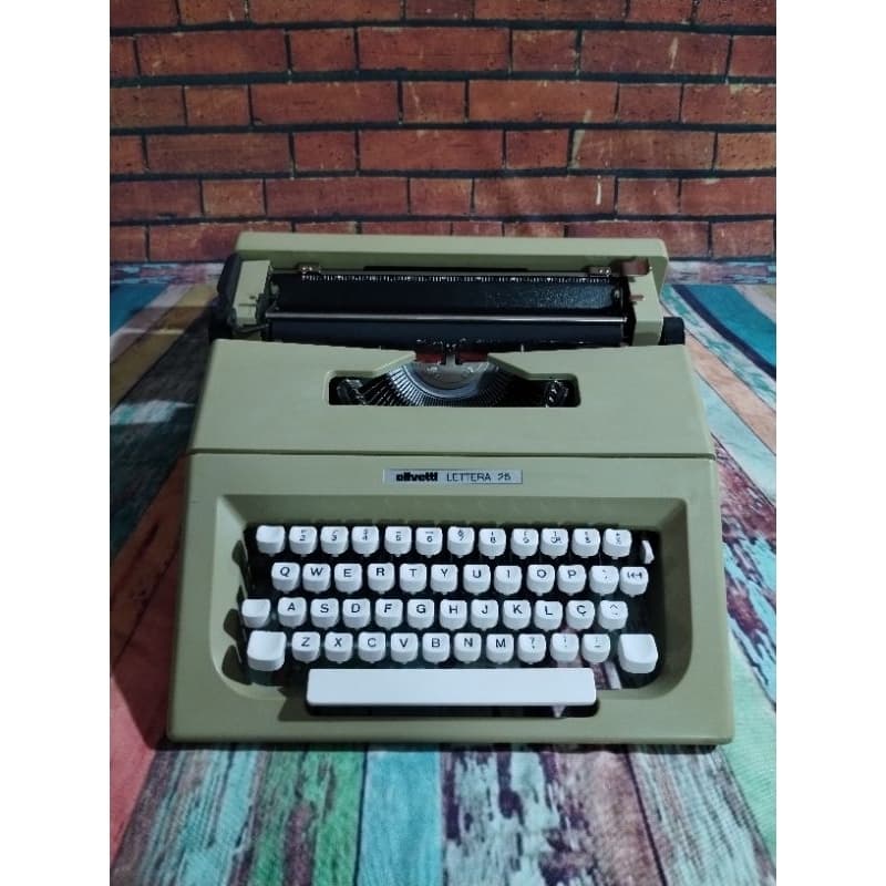 Máquina de escrever Olivetti Lettera 25 Bege