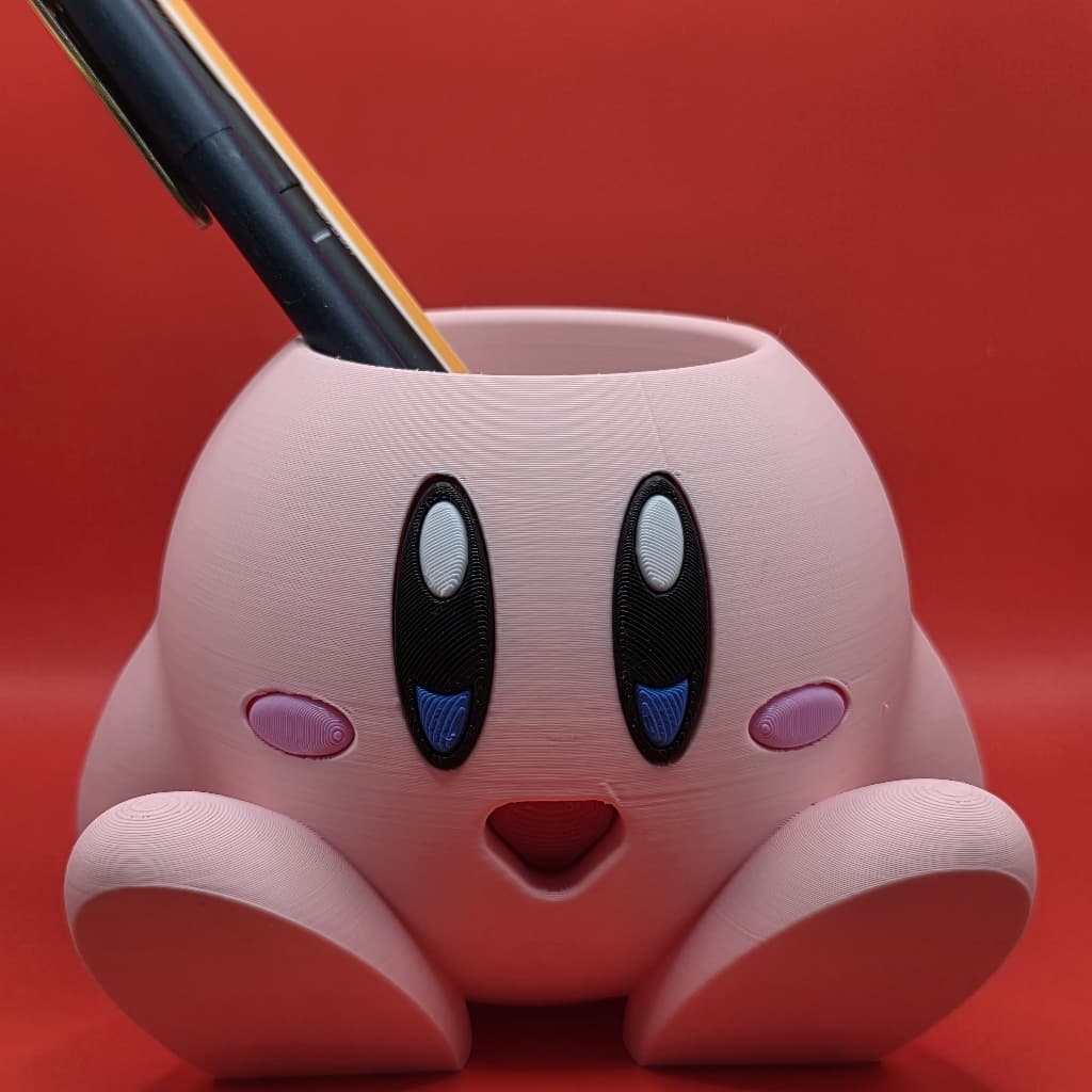 Porta-Canetas e Vaso de Suculentas Kirby – Decoração Geek e Fofa!