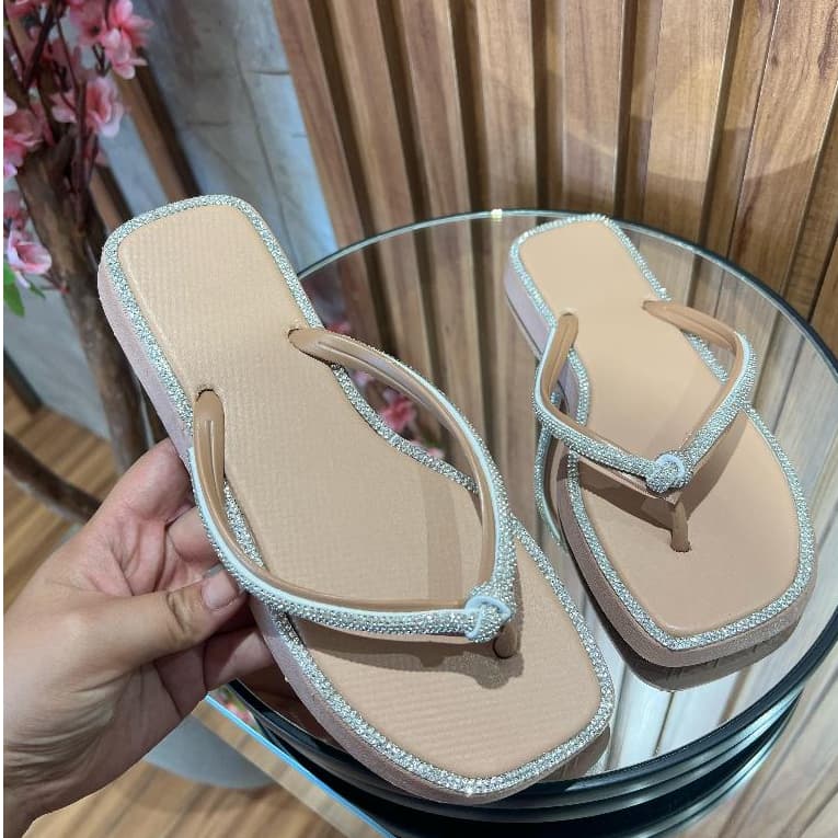 Chinelo feminino NO STRASS Verao 2026