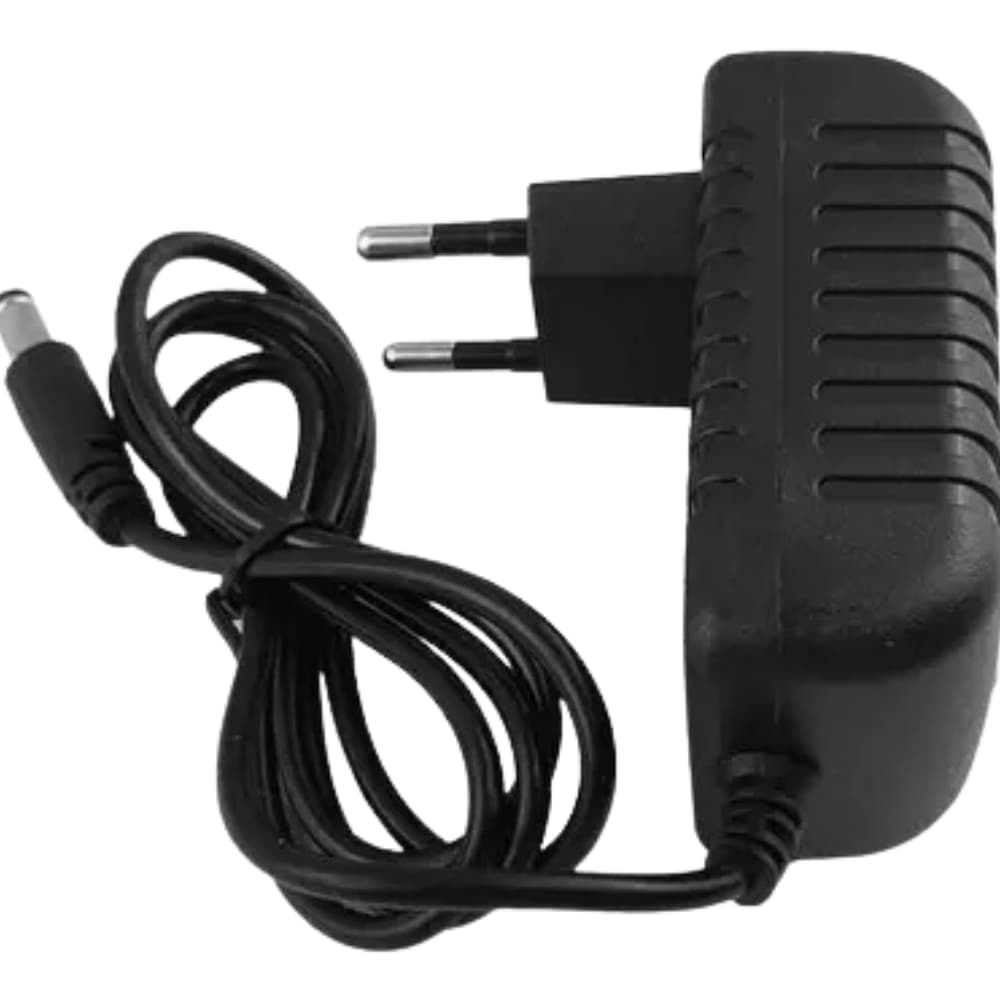 Fonte Estabilizada Chaveada com LED Bivolt Plug P4 Macho 5A 12V Preto