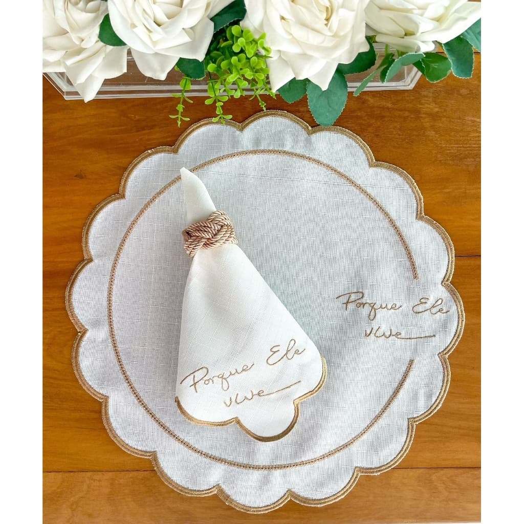 8 Pçs (4 Jogos) Jogo Americano Bordado EleVive Bege com Dourado Com Guardanapo