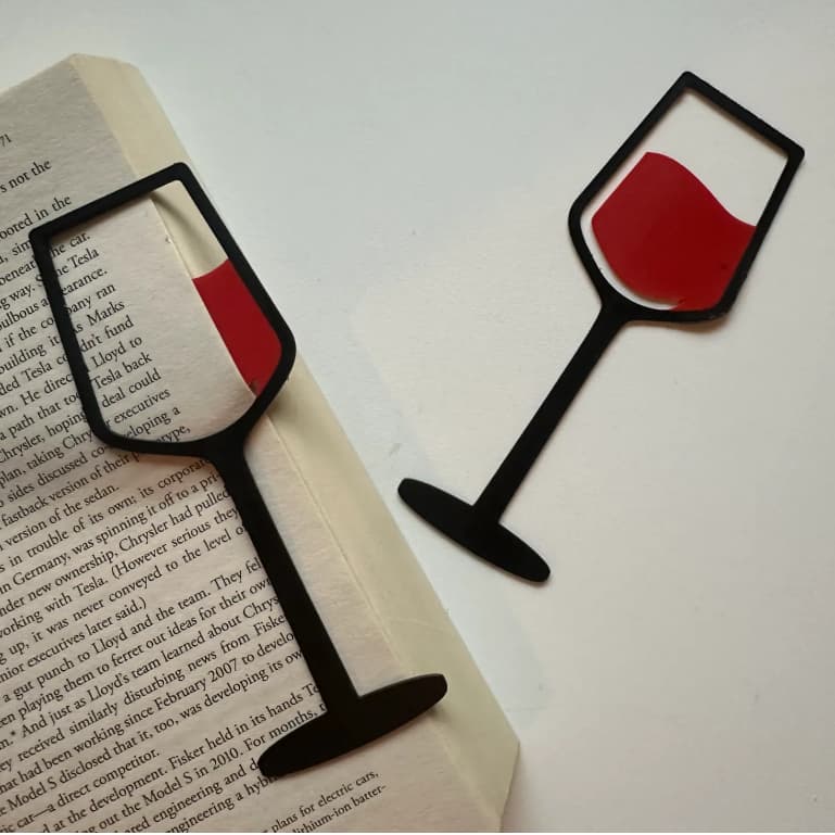 Marca Página Taça de Vinho – Elegância para Seus Livros!