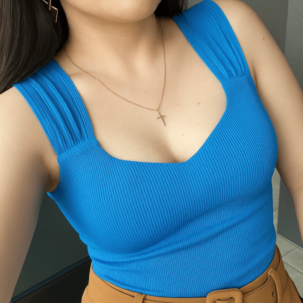 Blusa Cropped Feminina Ribana Canelada - Gola V Elegante, Regata Alça Grossa com Forro • Moderna