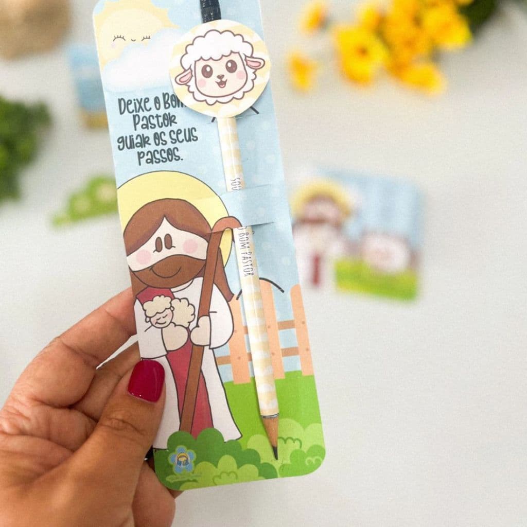🖍️ Kit Lápis com Cartela - Tema Bom Pastor | Lembrancinha Religiosa Infantil