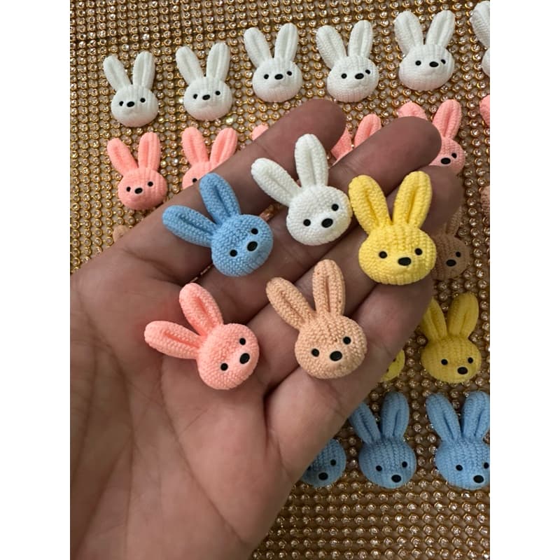 Aplique coelho tricô em resina 28x19mm-10unid