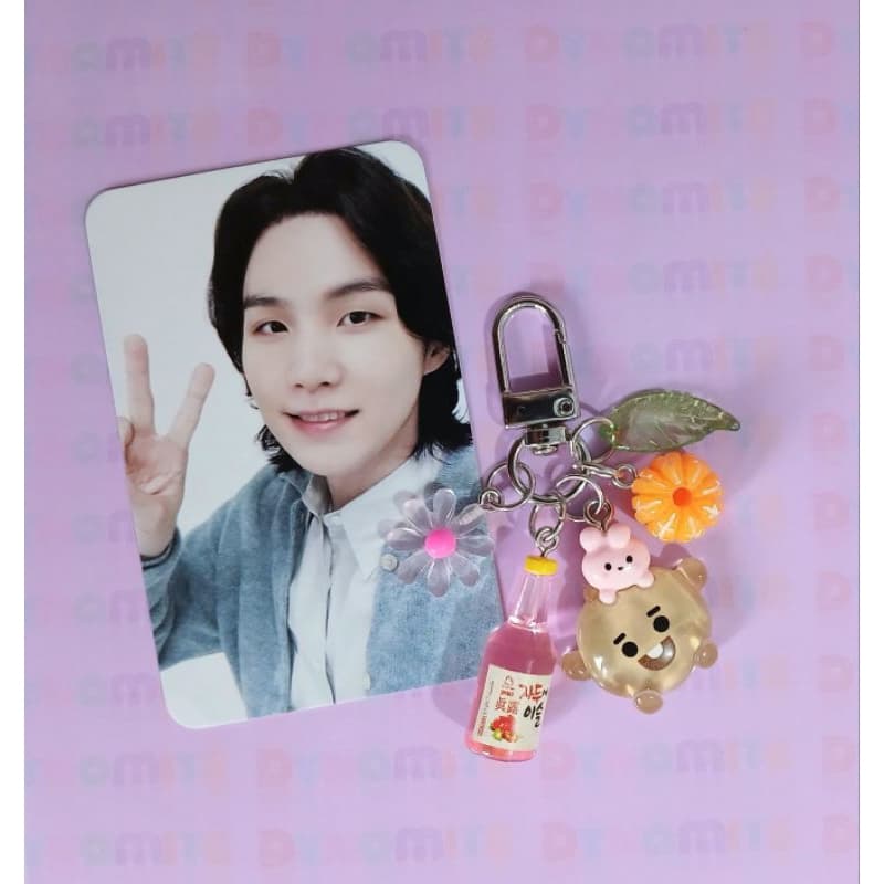 Chaveiro Soju com pingente BT21