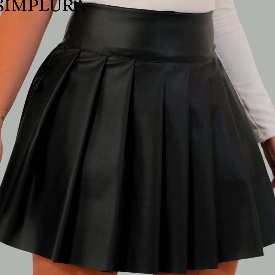 Short Saia Plissada Cintura Alta Com Forro Couro Premium