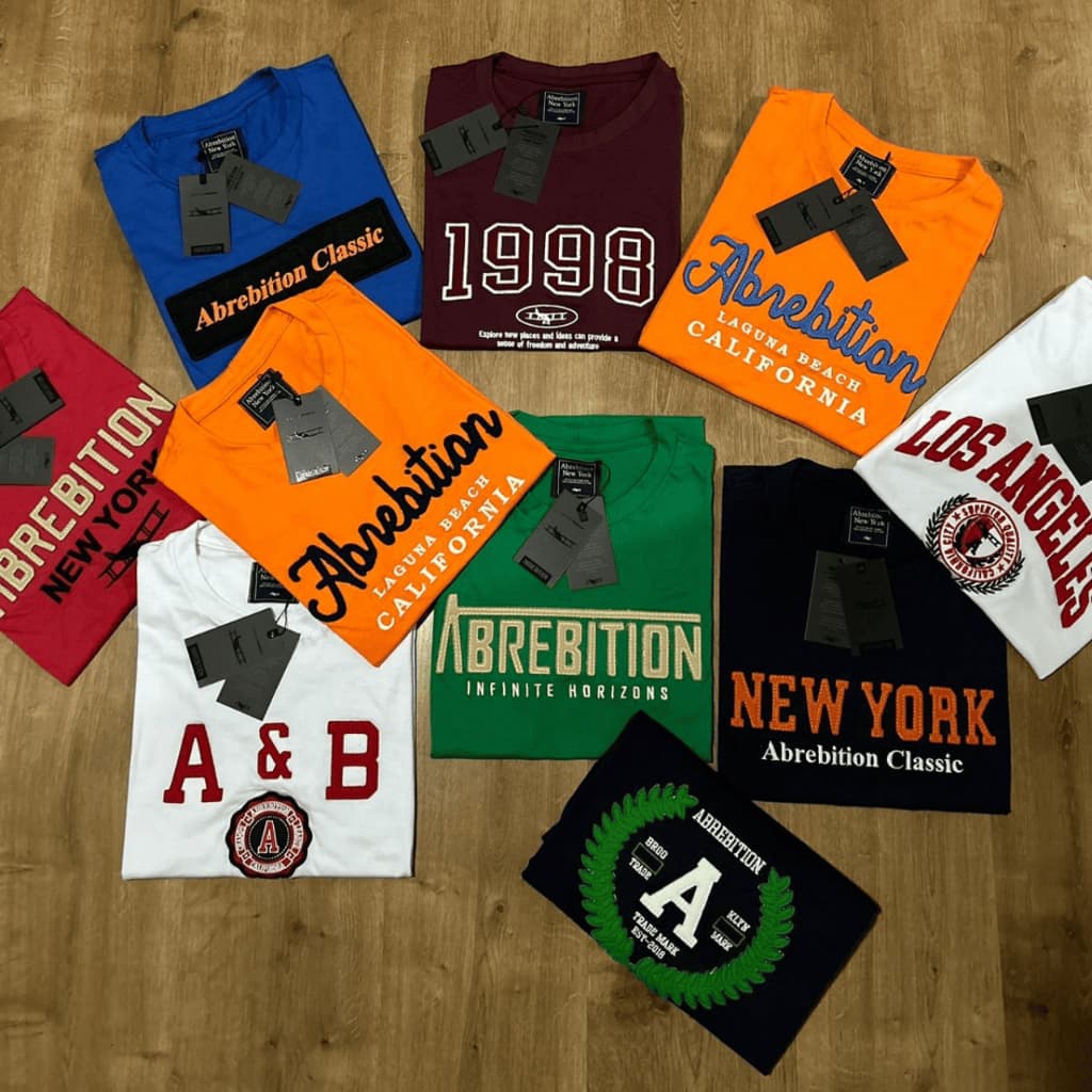 Camiseta Bordada Abrebition - Várias Estampas - Malha 30.1 Penteado