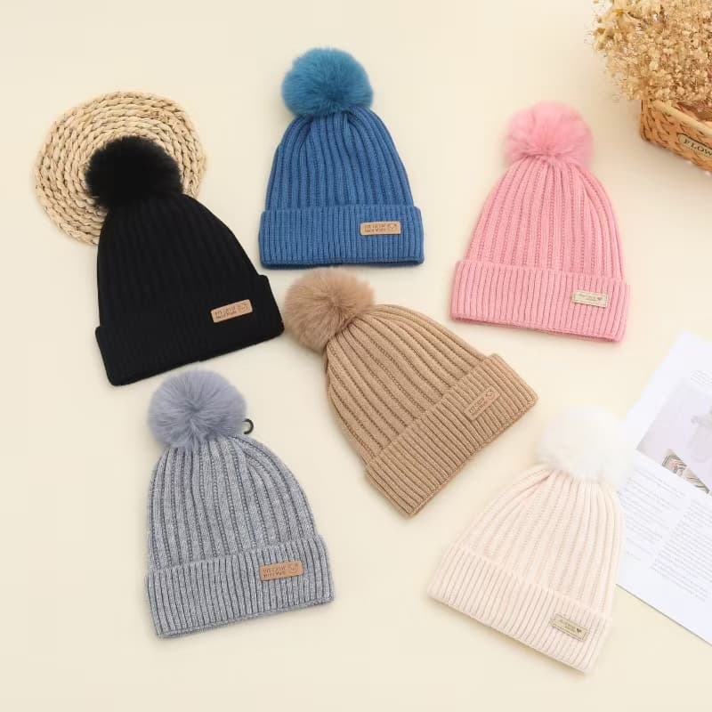 Touca Infantil Aleatoria Simple Menina e Menino Quente Com Pompom Touca Gorro Infantil 1 ano ate 4 anos