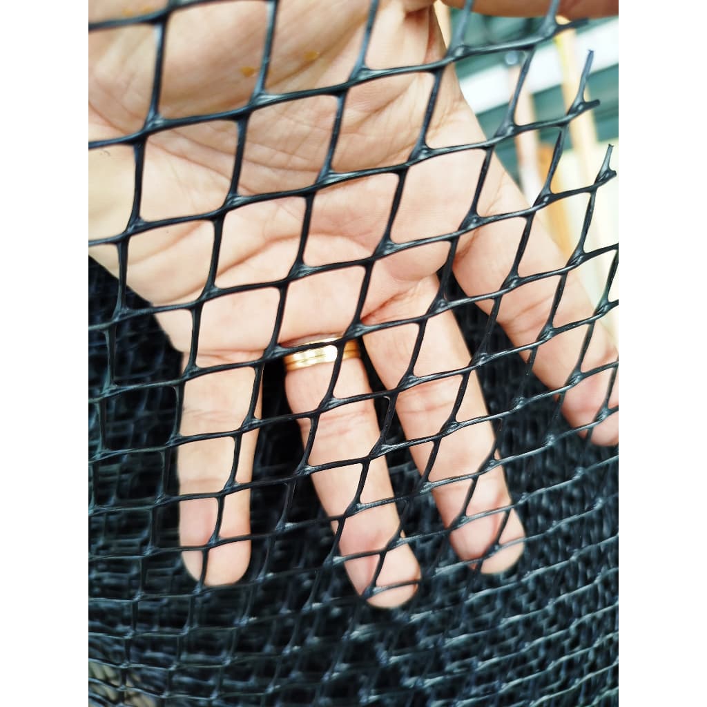 Tela PVC Plastica Preta Largura 1M ou 1,5M para Proteção Jardim, Portão, Telhado, Gatos, Invasores e outros