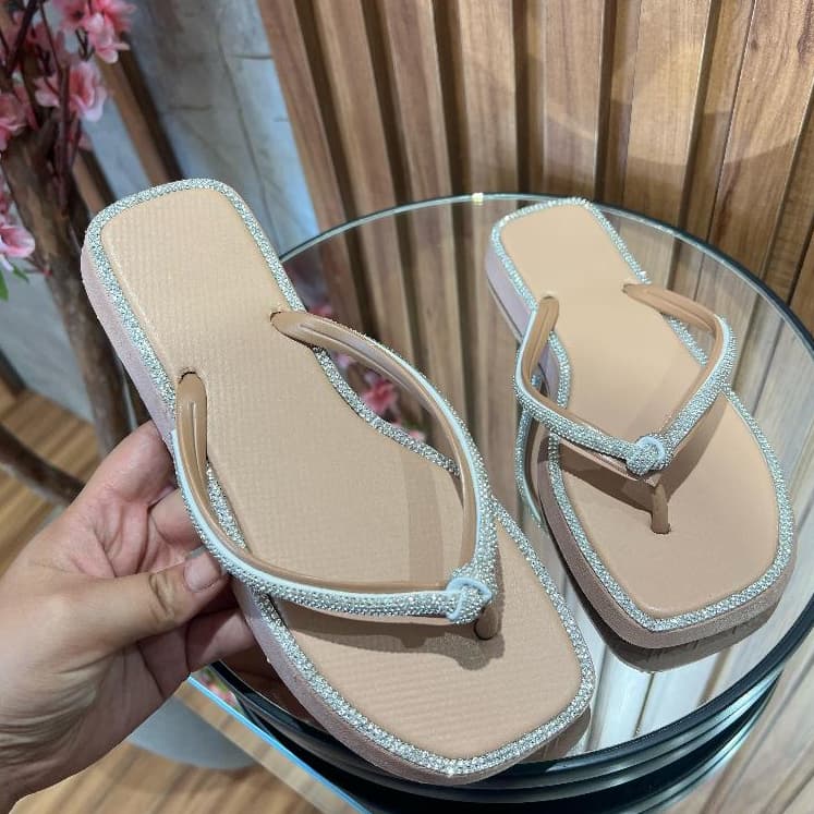 Chinelo feminino NO STRASS Verao 2026