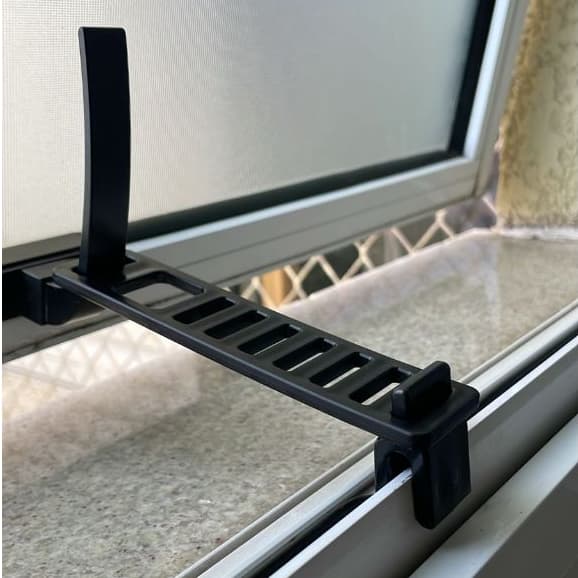 Trava para Janela Basculante do Banheiro / Ajustável Com REGULAGEM Proteção para Crianças e Pets