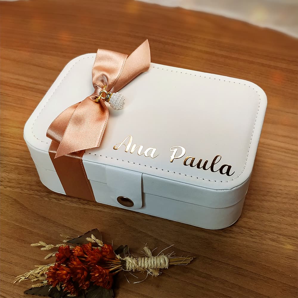 Porta Joia Personalizado com Nome em Dourado para Madrinhas de Casamento ou Presente Laço e Pingente