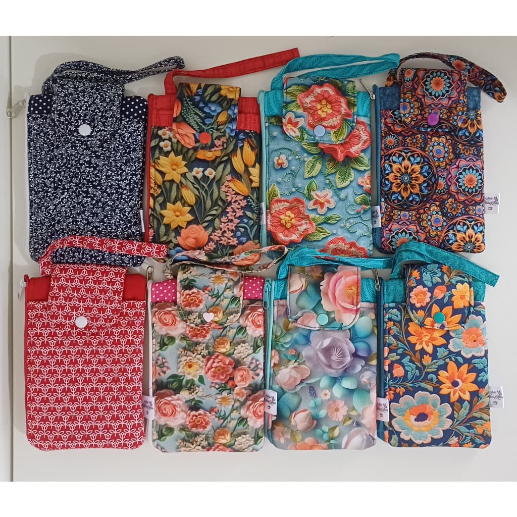 Carteira Porta Celular, porta documentos, dinheiro. Produto artesanal feito em tecido de algodão em várias estampas