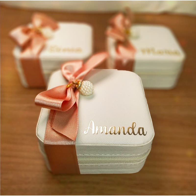 Porta Joia Personalizado com Nome em Dourado para Madrinhas de Casamento ou Presente Compacto