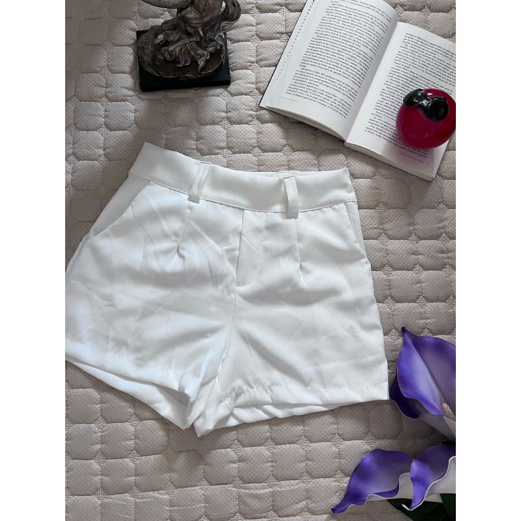 Short alfaiataria simples feminina com bolsa, de ziper por lado, sem o cinto