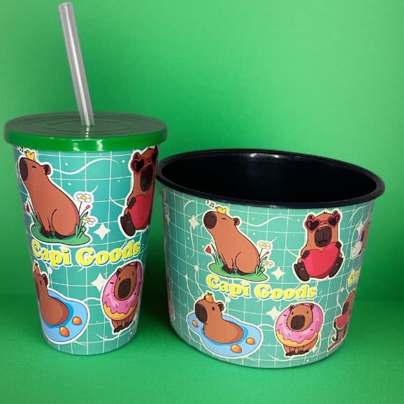 KIT PIPOQUEIRA 1.5L + COPO 550 ML CAPIVARA VERDE - CINEMA LEMBRANCINHA PRESENTES