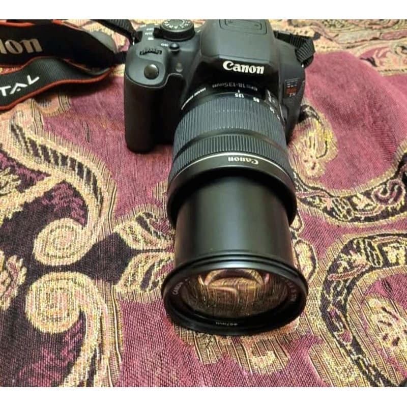 Câmera fotográfica Canon EOS t5i .