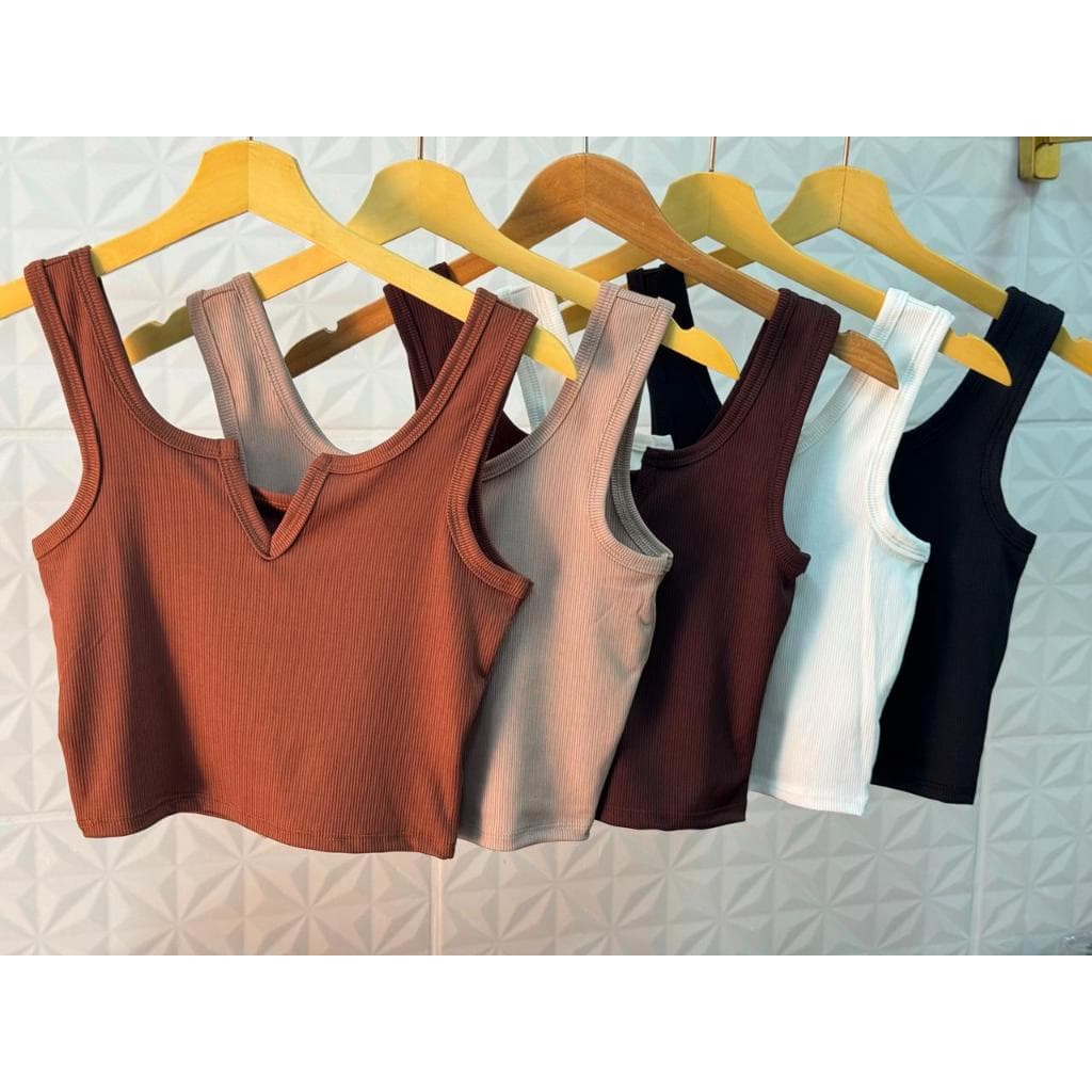 CROPPED TOP DECOTE V COM DETALHE NA FRENTE EM TECIDO RIBANA