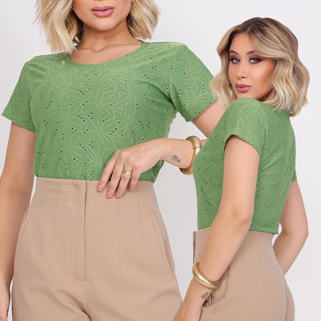 Blusa Feminina Casual Malha Leve de Manga Curta e Detalhe de Metal