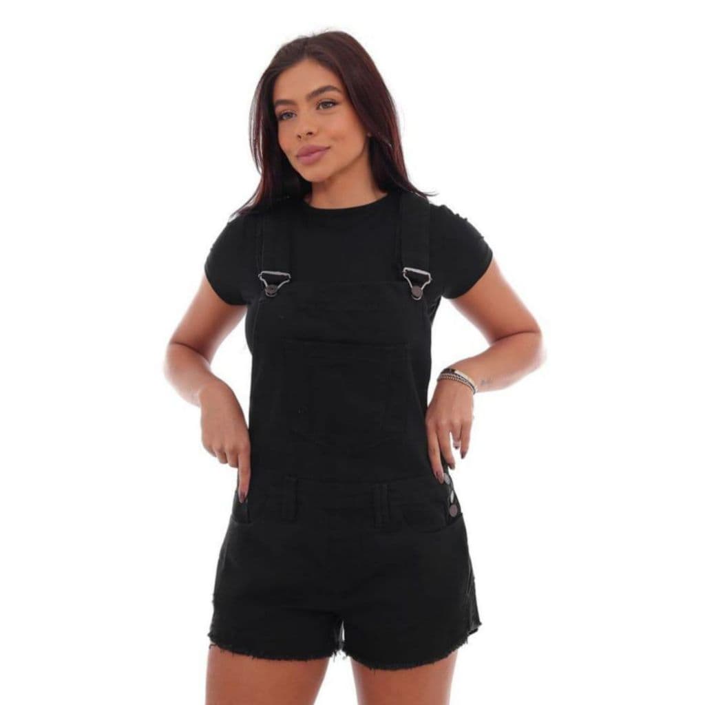 Macacão jardineira jeans short preta com lycra .