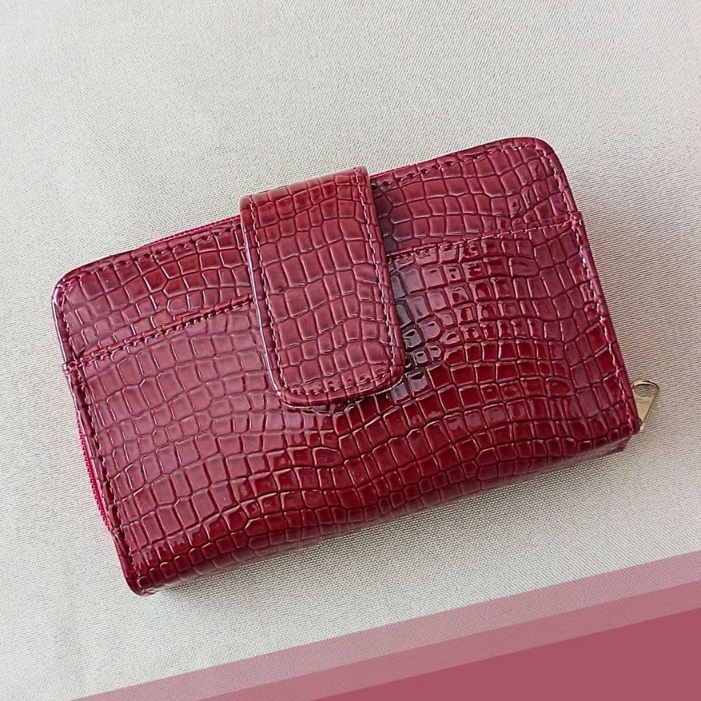 Carteira Feminina em Couro Sintético Elegante e Funcional para Cartões, Documentos, Dinheiro e outros