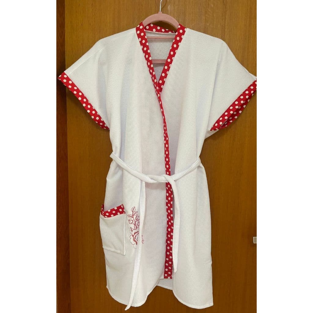 Roupão de Banho Feminino com Bordados Variados e  Felpudo