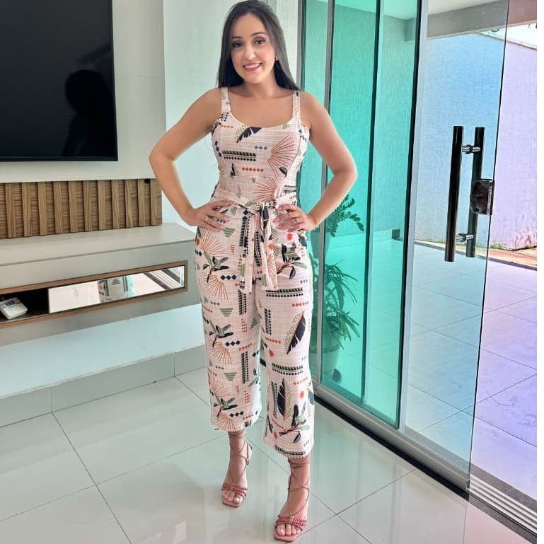 Macacão Feminino Pantacourt  Mid Macacâo Pantalona Estampado Floral Alça Larga Suplex Elegante  bojo