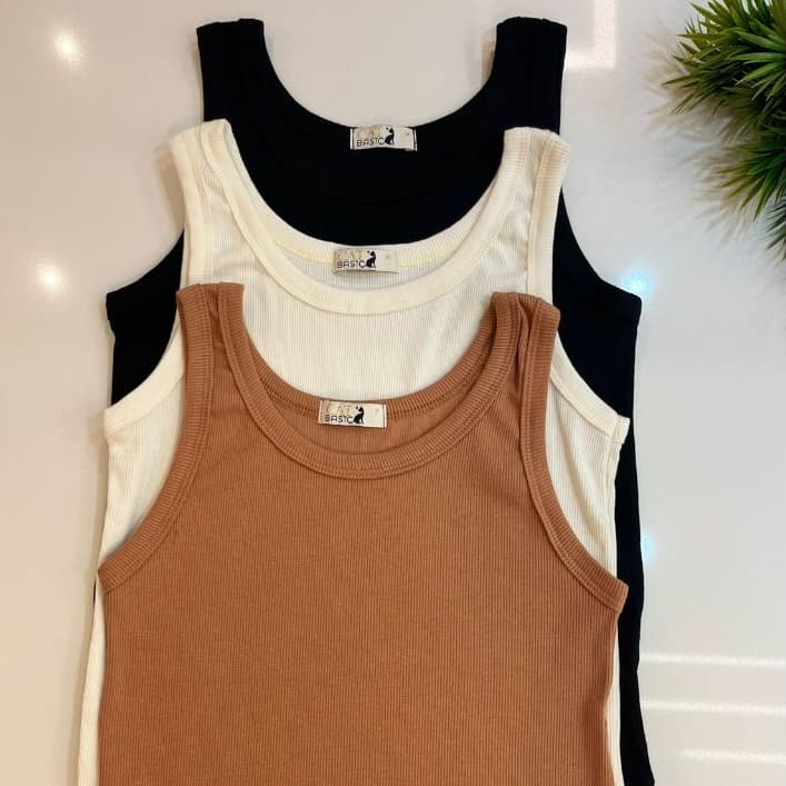 Kit 3 Regatas Femininas Blogueirinha Lisa Malha Algodão Ribana Cores Sortidas(Entrega Imediata).