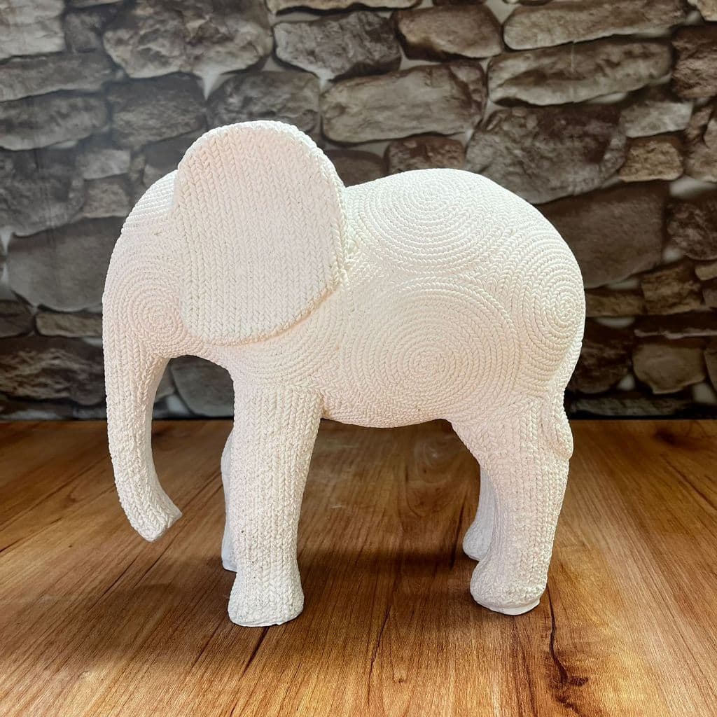 Elefante Crochê Com Tromba Para Baixo 22cm em Gesso Cru