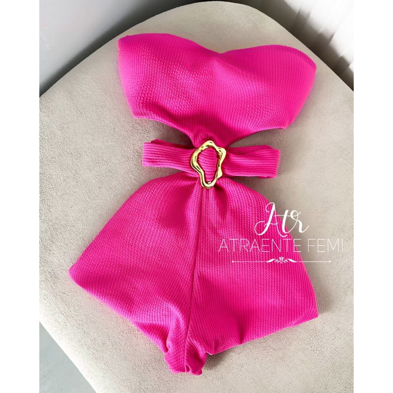 Lançamento macacão tomara que caia com fivela e aberto na barriga com bojo confortável