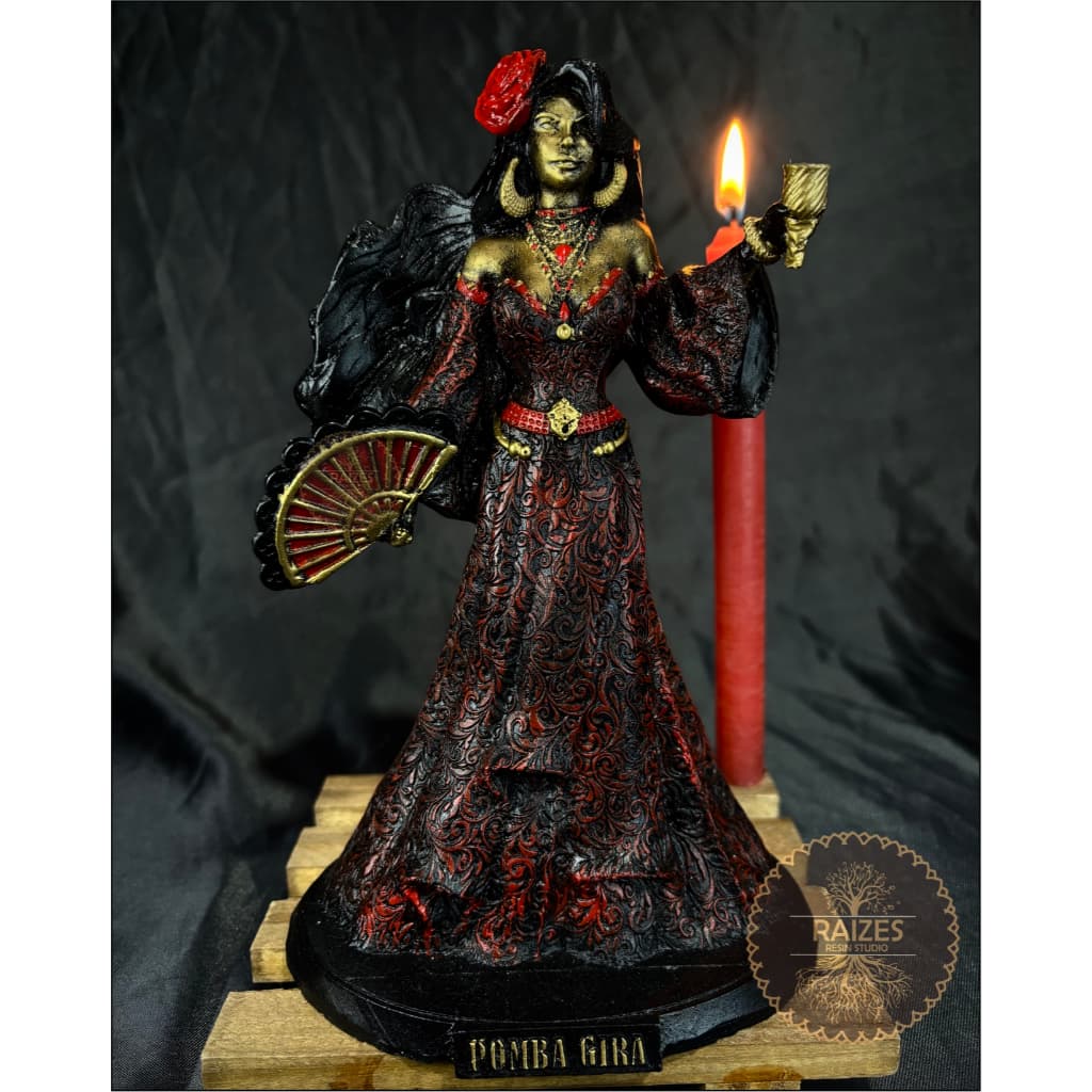 Estátua/Escultura Imagem Pombagira com Leque e Taça Vestido Vermelho ou Roxo - Resina