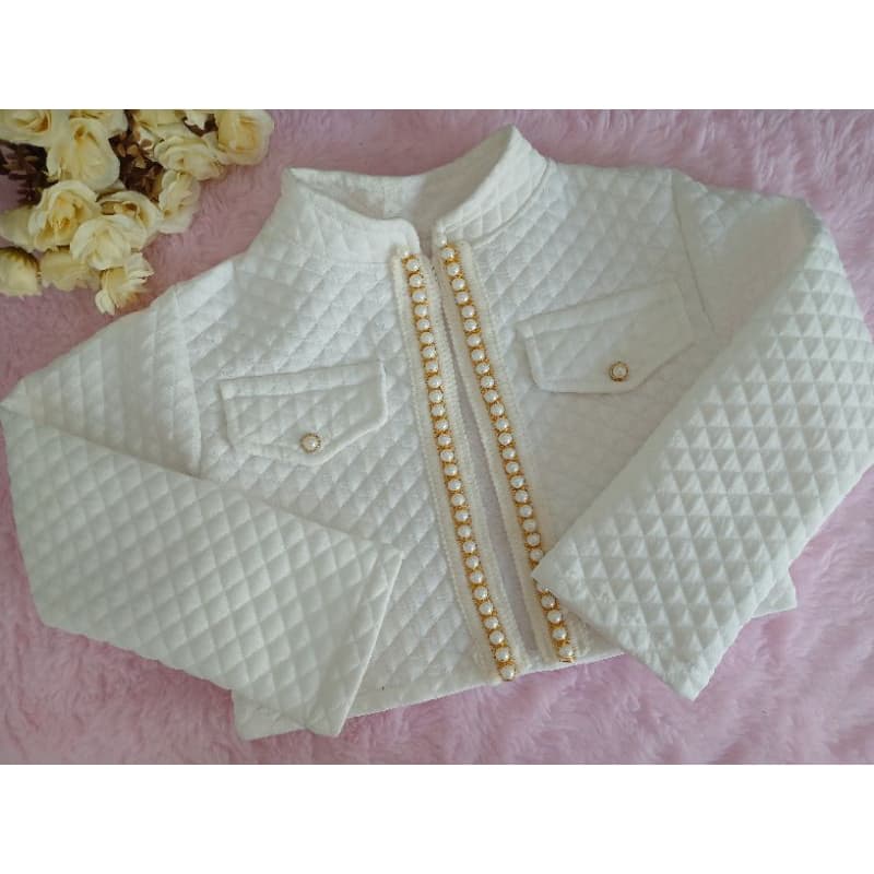 Casaco Bolero infantil meninas em matelasse detalhes pérolas  Combinação vários looks