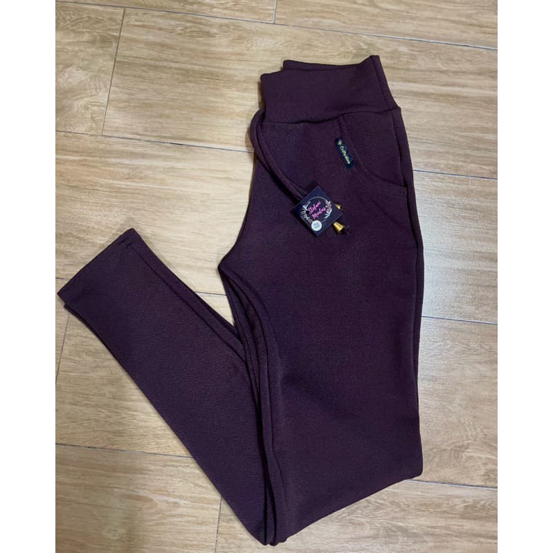 Calça Feminina com Bolso Malha Crepe