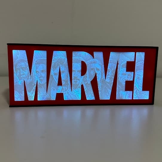 💡 Luminária USB Heróis da Marvel – LED Decorativo p/ Quarto, Setup ou Escritório