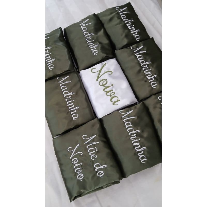 Robe de cetim personalizado