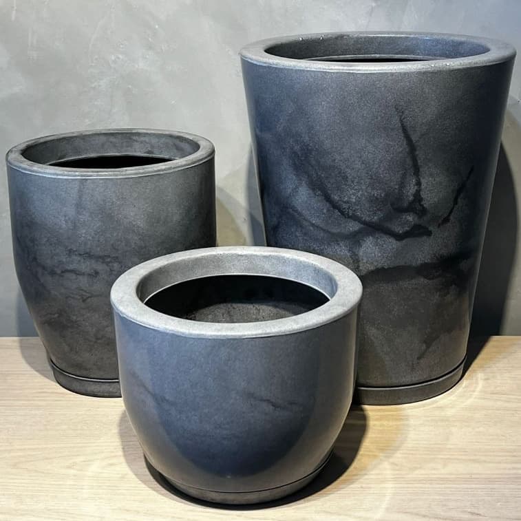 Kit 3 Vasos Marmorizados Decorativos Planta de Luxo ou Flor Polietileno Coluna polida N1 N2 + Bojo N1 Com Pratos