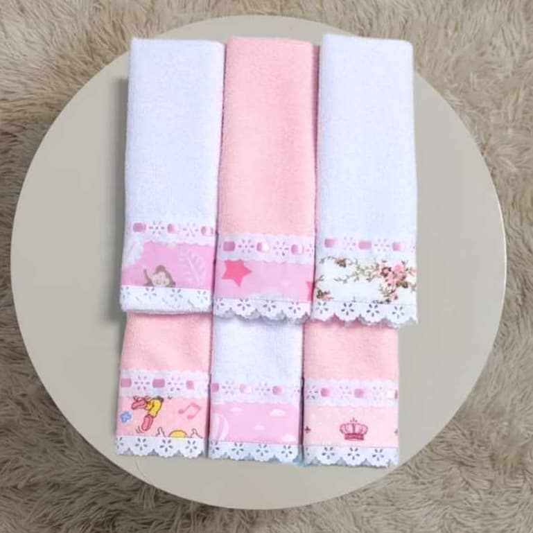 Kit Toalha Ombro ou Boca Babete 06 Unidades Lasy e Passa Fitas e Tecido Estampas Variadas Toalhas Coloridas Muito Macia
