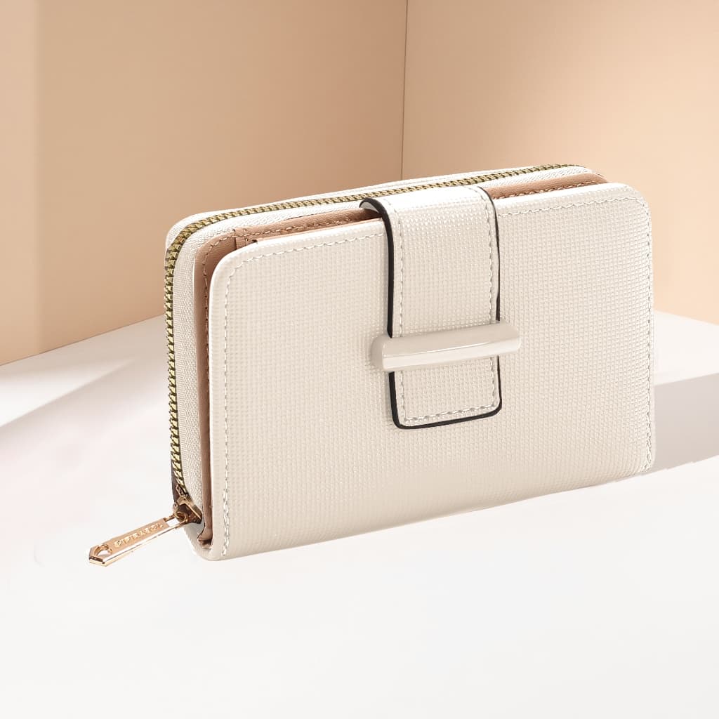 Carteira feminina media com pompom porta cartões documentos e moedas presente LX333